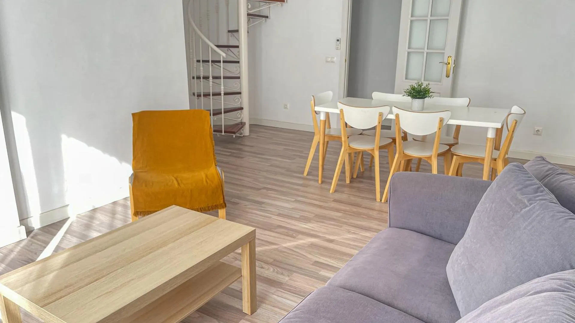 아파트 Apartamento Con Solarium By Dv Properties #P5H3 말라가